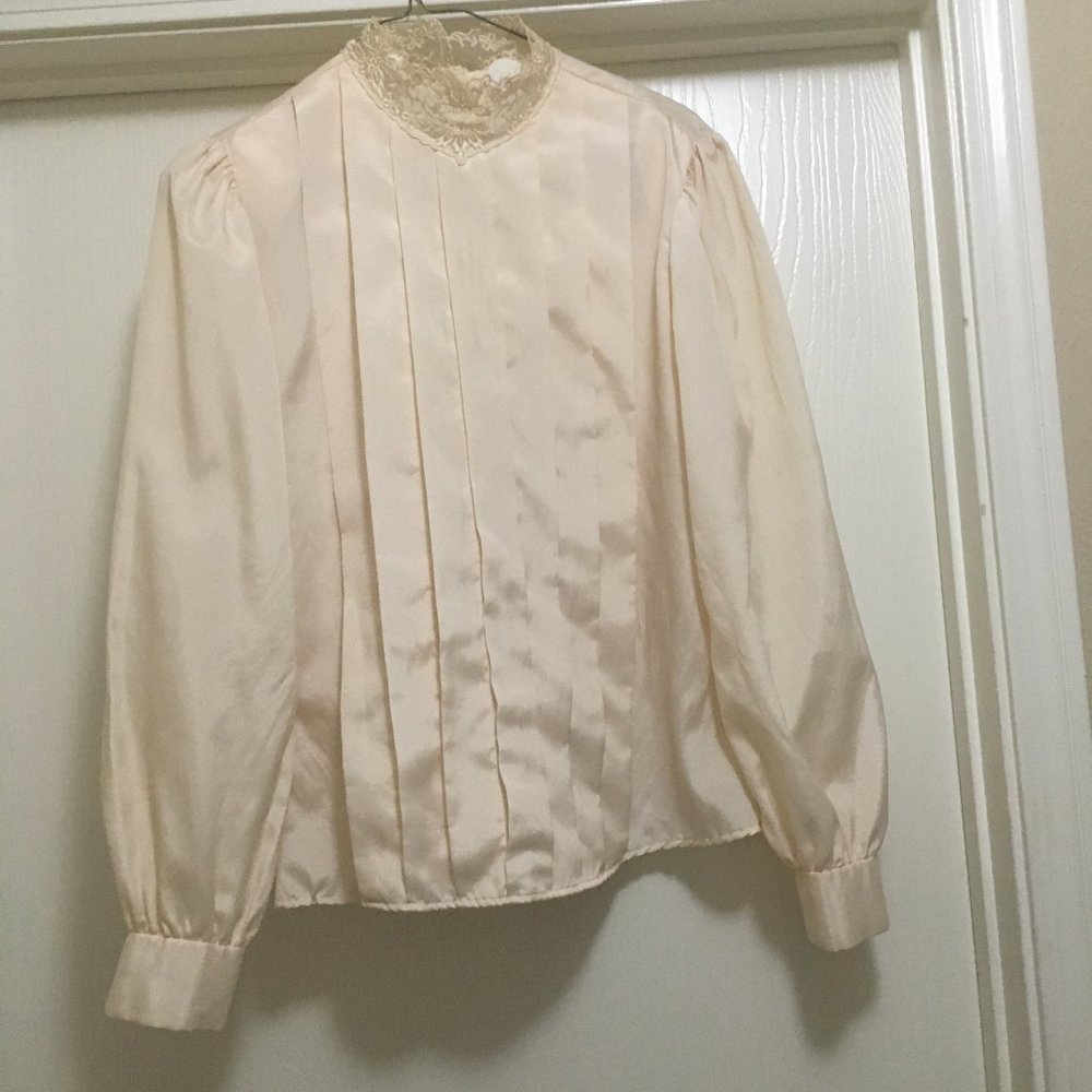 Woman's blouse